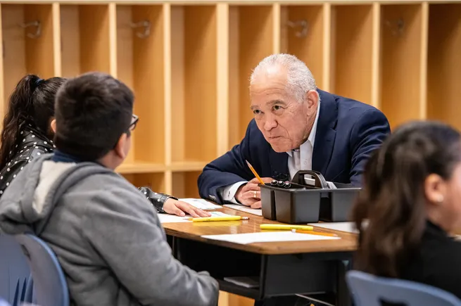 休斯顿独立学区连续第二年保持B评级，2025-26学年